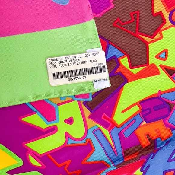 Collectible NWT Hermes Scarf “Graffiti” - Picture 3 of 9